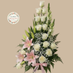 Arreglo con Rosas Blancas y Lirios