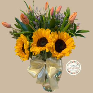 Florero con Tulipanes y Girasoles