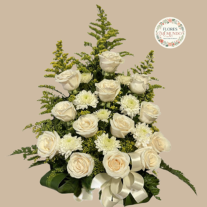 Arrimo mediano con rosas blancas