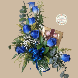 Arreglo con Rosas Azules y Bombones