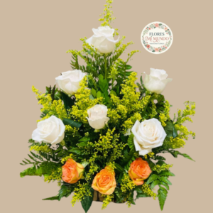 Arreglo en Rosas blancas y Naranjas