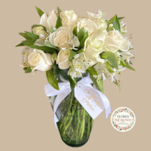 Florero con Flores Blancas
